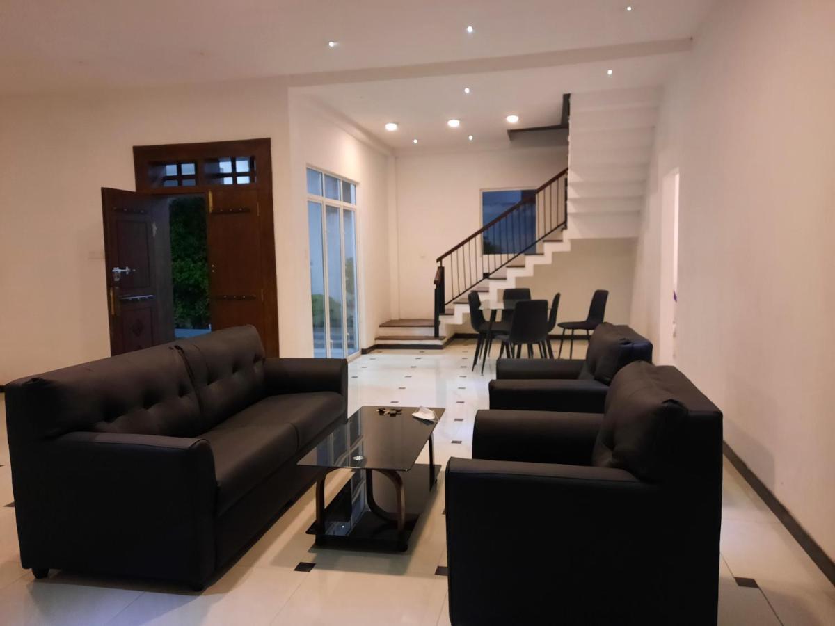 Vidushi Home Minuwangoda Luaran gambar