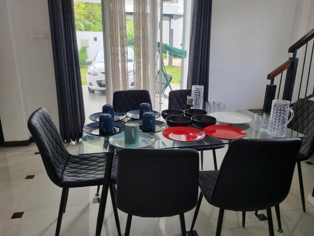 Vidushi Home Minuwangoda Luaran gambar
