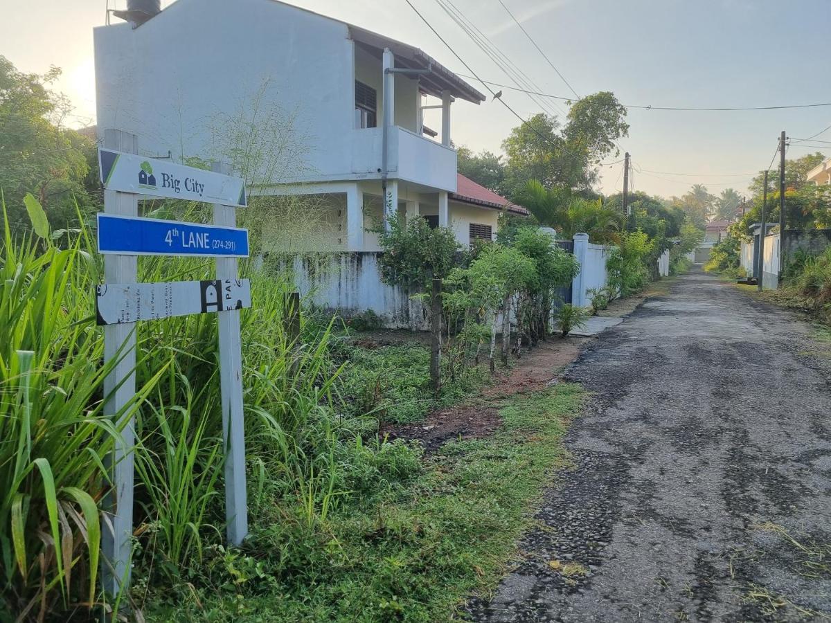 Vidushi Home Minuwangoda Luaran gambar