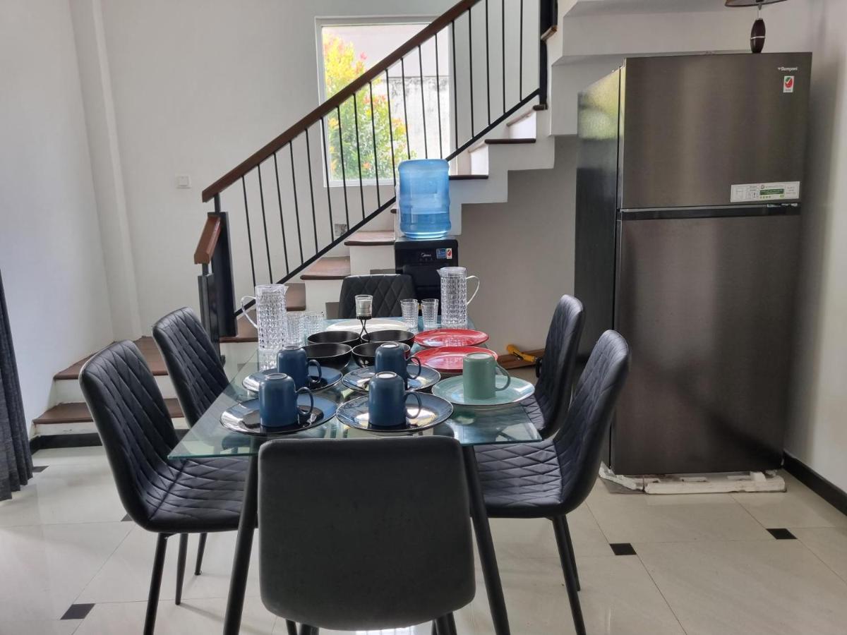 Vidushi Home Minuwangoda Luaran gambar