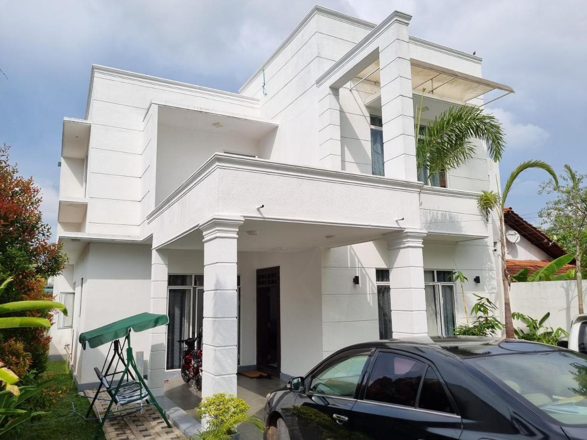Vidushi Home Minuwangoda Luaran gambar