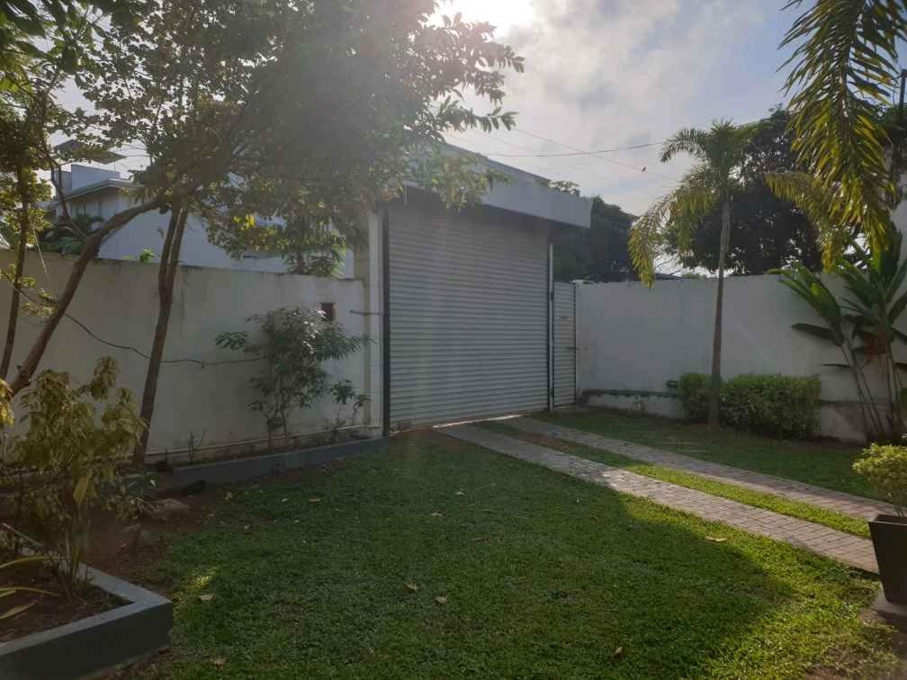 Vidushi Home Minuwangoda Luaran gambar